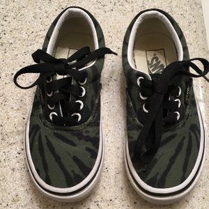 Kids Vans tie shoes (barely worn)